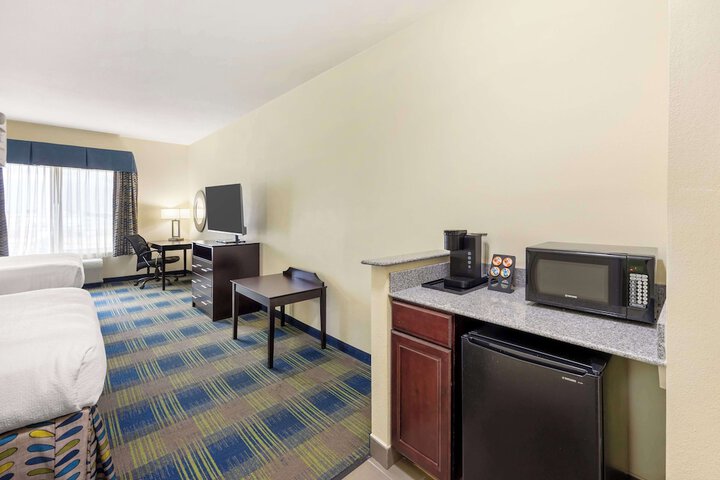 Room 13 of 42