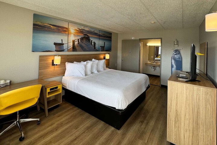 Room 36 of 41