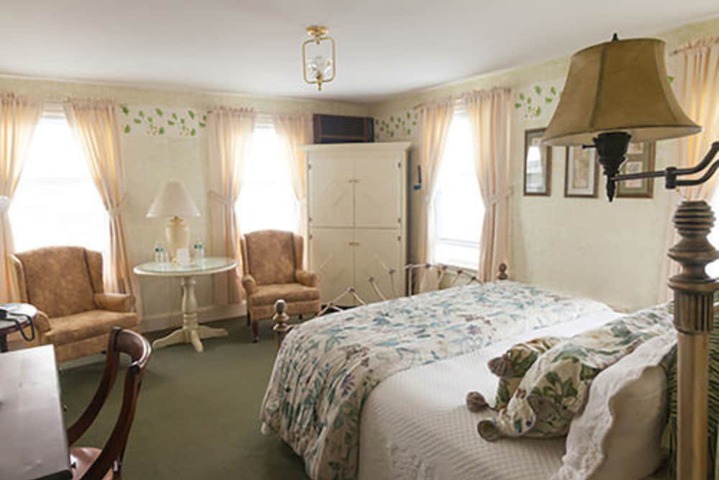 Room 25 of 29