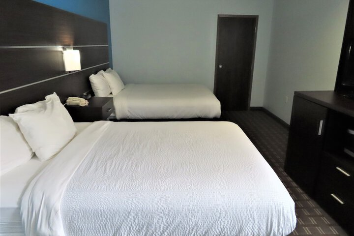 Room 48 of 76