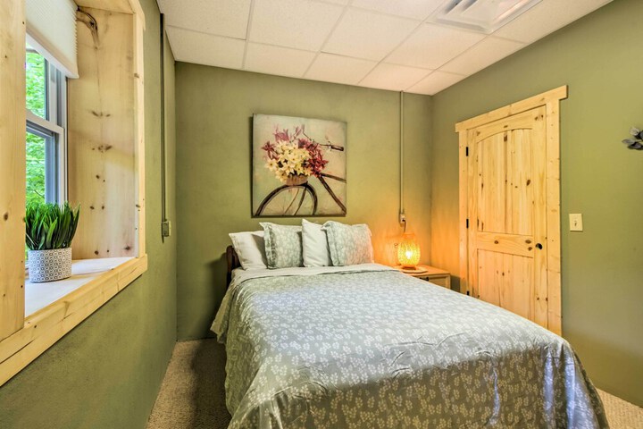 Tryon House w / Hot Tub - Near Equestrian Centers!