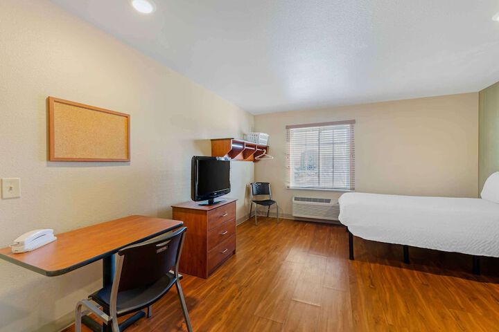 Room 17 of 25
