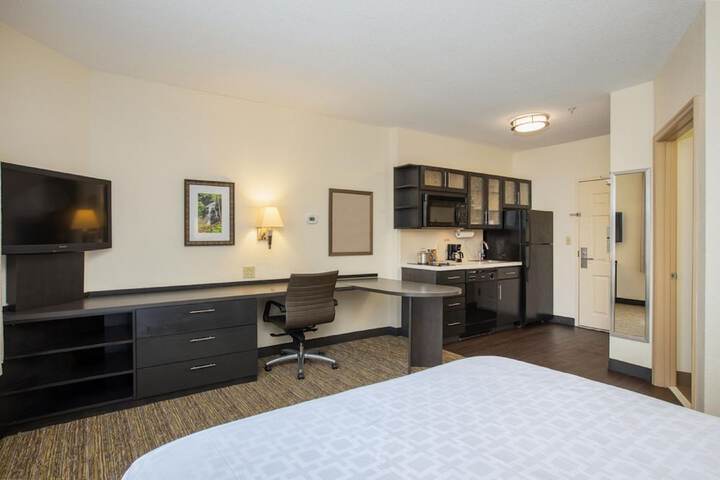 Room 17 of 34