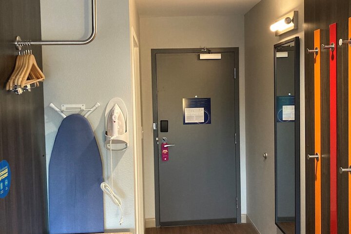 Room 35 of 44