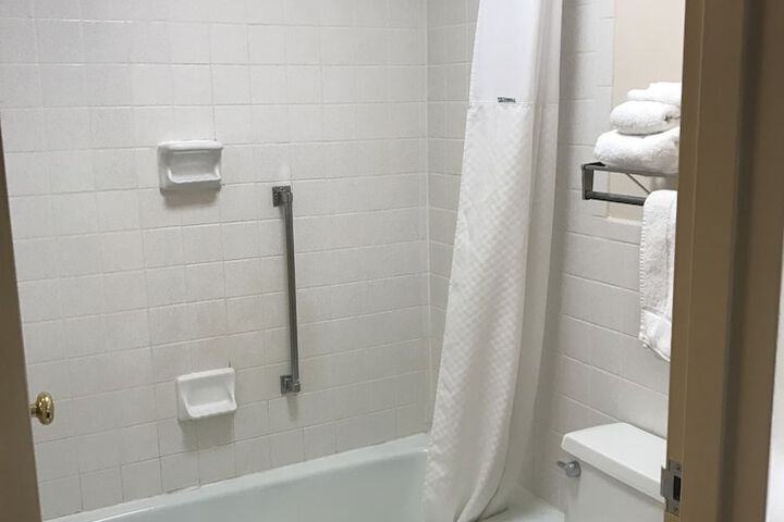 Room 21 of 34