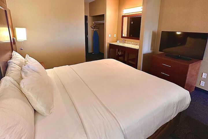 Room 10 of 20