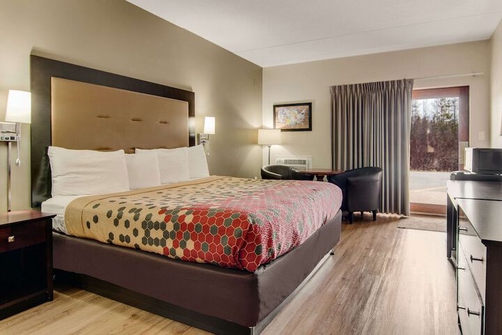Room 21 of 38