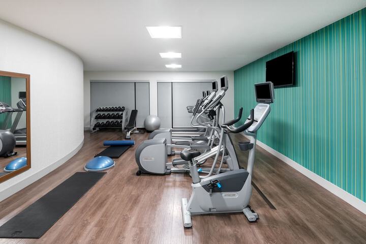 Holiday Inn Express & Suites Lakeland South by IHG