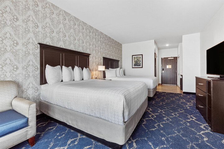 Best Western Plus New Richmond Inn & Suites