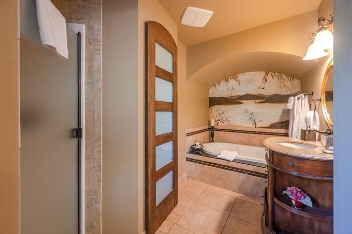 Room 14 of 38