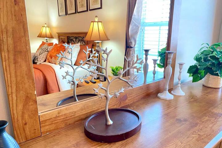 Spacious & comfy home in ultra-convenient location 2025 Traveller Award Winner