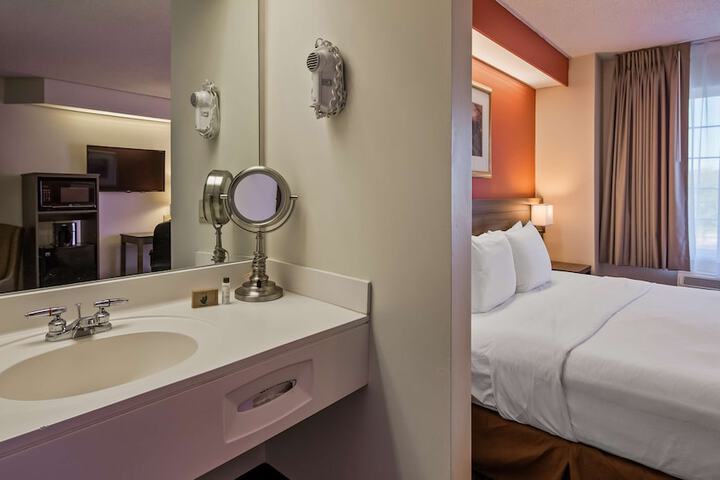 Room 8 of 31