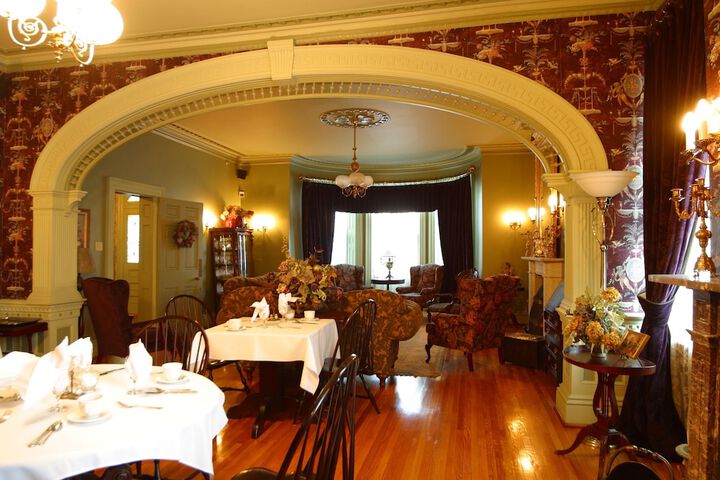 Hotel 4 of 69