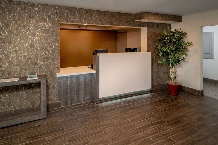 Hotel Interior 10 of 36
