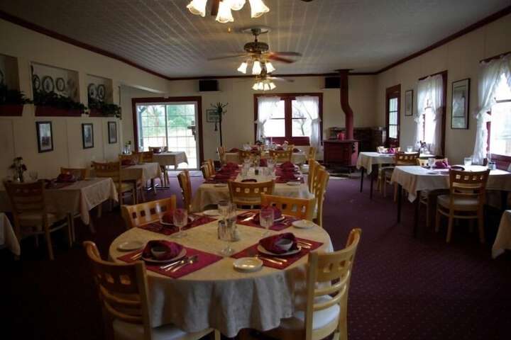 Dining 132 of 189