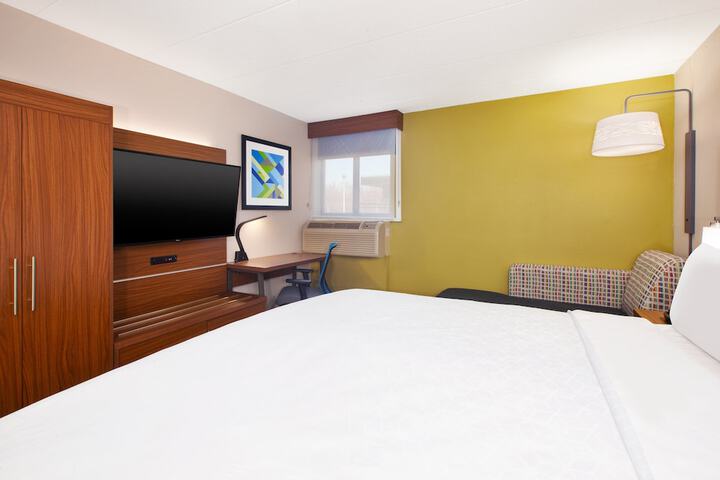 Holiday Inn Express Fairfax - Arlington Boulevard by IHG