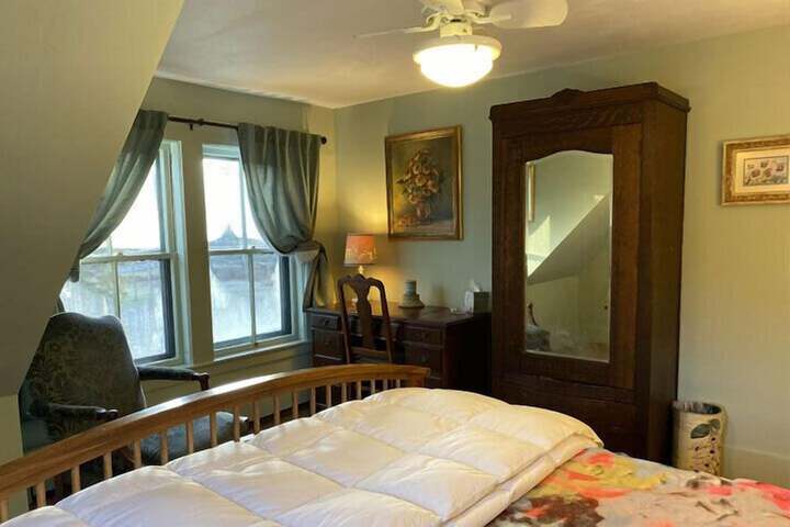 Room 34 of 89