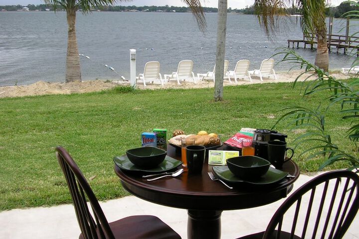 Lake Grassy Inn & Suites