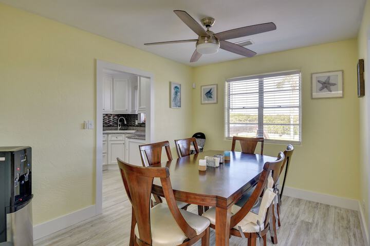 Riverfront Port Orange Home w / Dock & Slip!