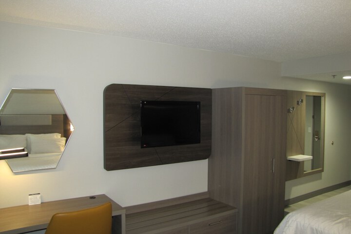 Room 28 of 58