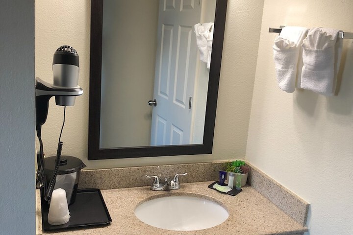 Room 80 of 128
