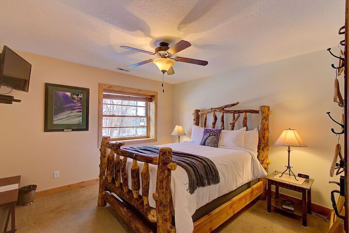 Room 5 of 10