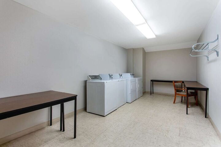 Room 10 of 21