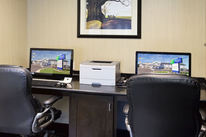 Business Center 24 of 24