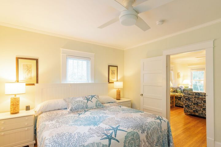 Ocracoke Harbor Inn
