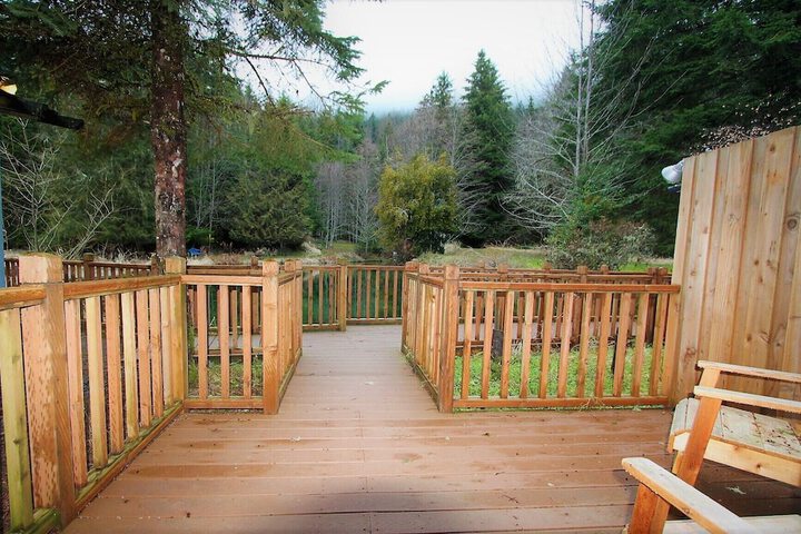 Alexanders Lodge