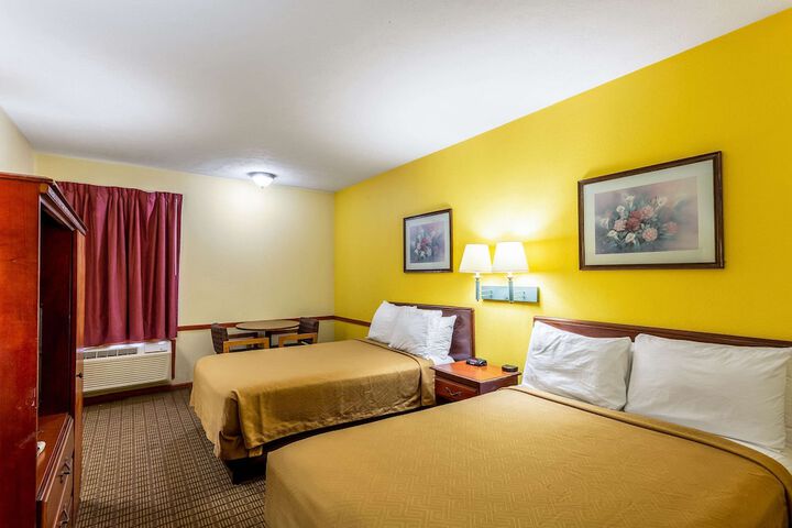 Room 11 of 25