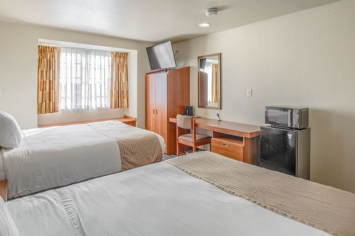 Room 35 of 63