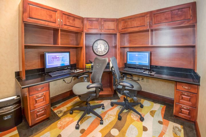 Business Center 155 of 158