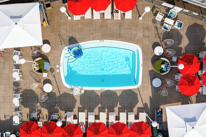 Pool 15 of 85