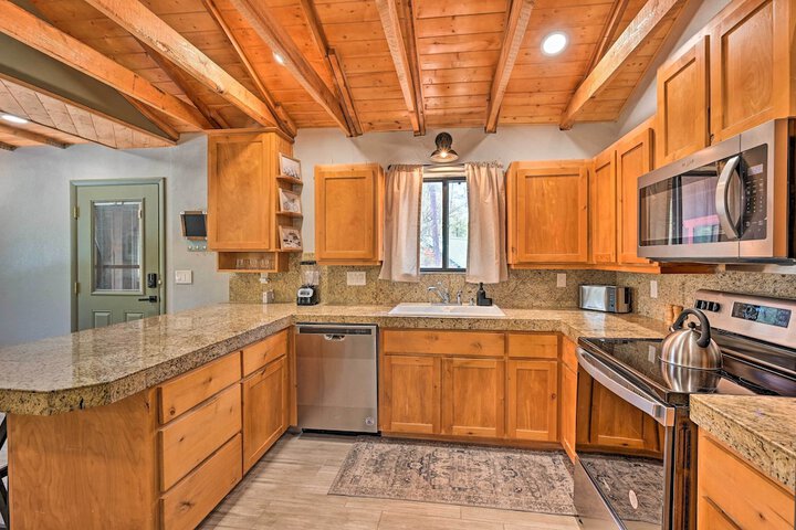 Cabin in Tonto National Forest: Deck & Views!