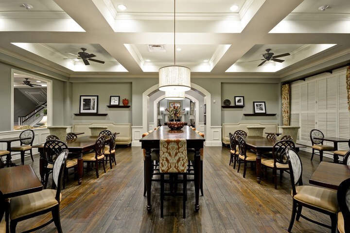 Dining 63 of 72