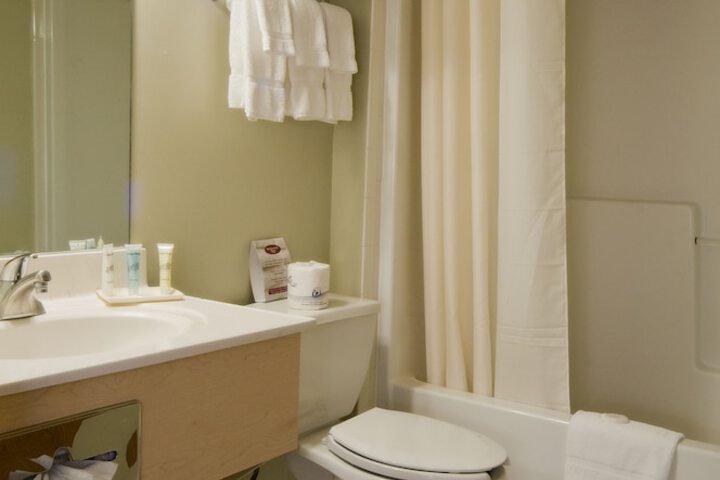 Meadowlands Plaza Hotel