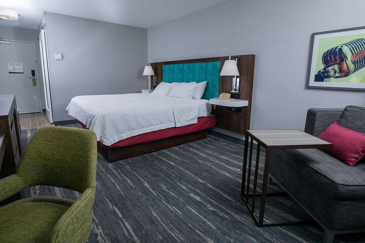 Room 28 of 41