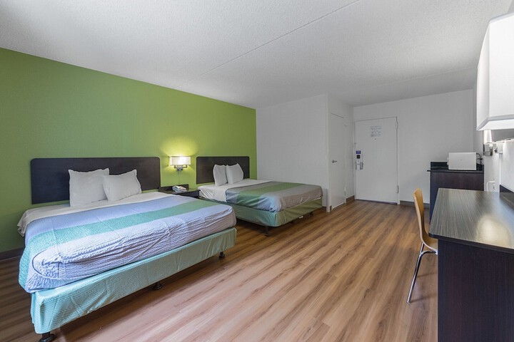 Motel 6 Warminster PA