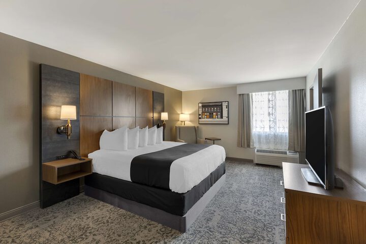 Best Western Plus The Charles Hotel
