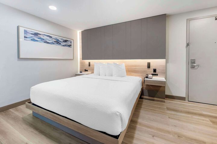 Room 16 of 51