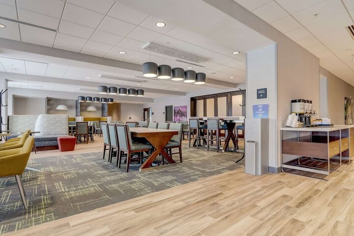 Breakfast/Coffee Service 72 of 83