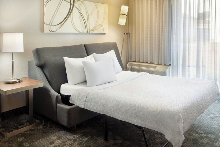 Courtyard by Marriott Atlanta Airport South / Sullivan Road