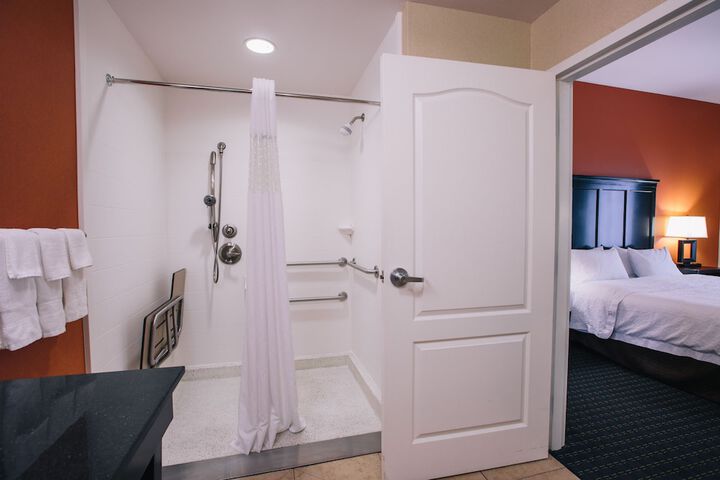 Room 51 of 94