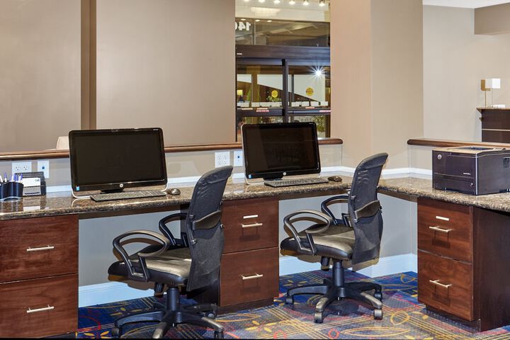 Holiday Inn Express Hotel & Suites Columbia Univ Area-Hwy 63 by IHG