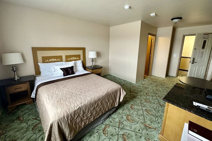 Room 32 of 79