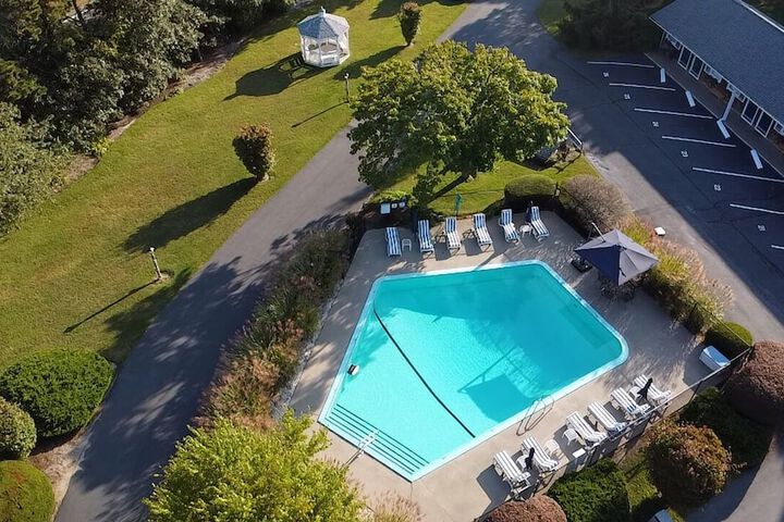 Pool 20 of 66