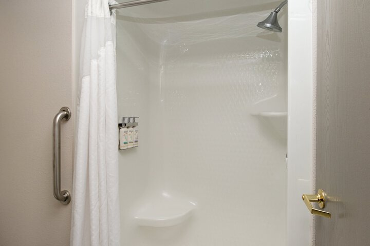 Holiday Inn Express Farmington - Bloomfield by IHG