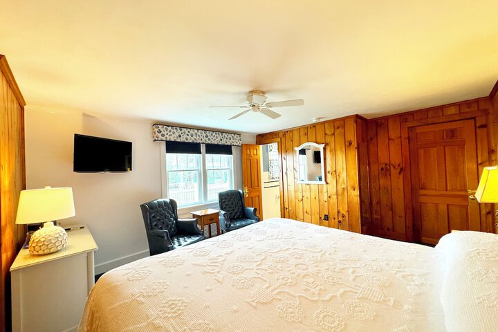Room 65 of 77