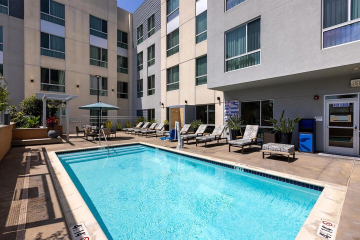 Hampton Inn & Suites Los Angeles - Glendale